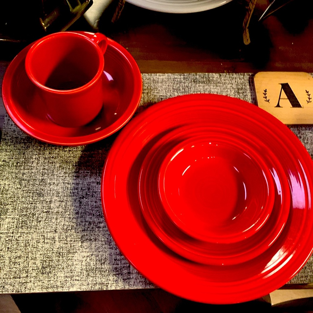 Fiesta 5 Piece Red Moubtaineer Resort Collection